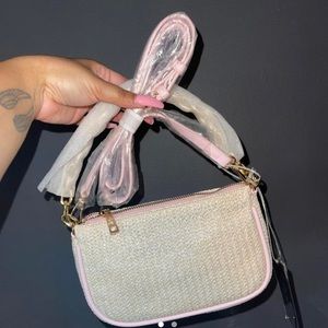 BRAND NEW - BASKETWOVEN SHOULDER BAG